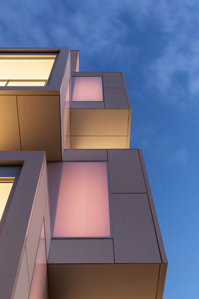 Form Apartments With Studio